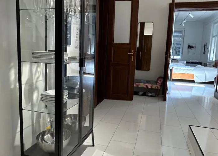 Apartment Kunst-villa Mit Privatpool Grazsued, Mit Gartenblick Ohne Pool Unterpremstaetten